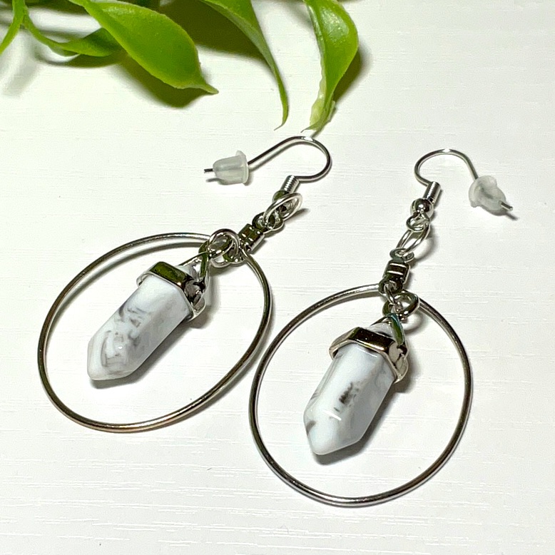 Lovely Dangle Earrings With French Hooks 25$